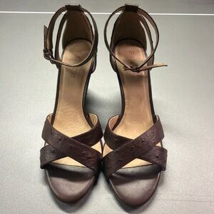 Firth Womens Ostrich Embossed Leather Wedge Heels Brown Ankle Strap Size 10M